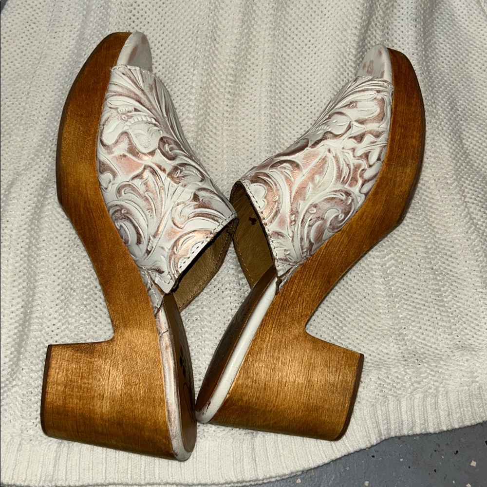 Patricia Nash champagne Mules size 8.5 NWOT - Picture 8 of 10
